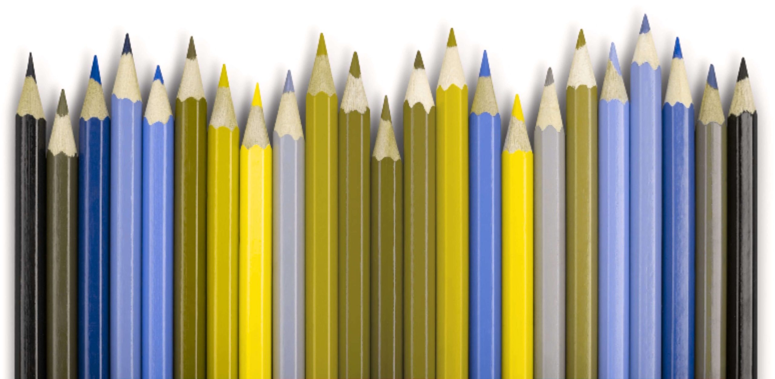 Lápis de cores variados organizados em linha, pela visão com protanopia