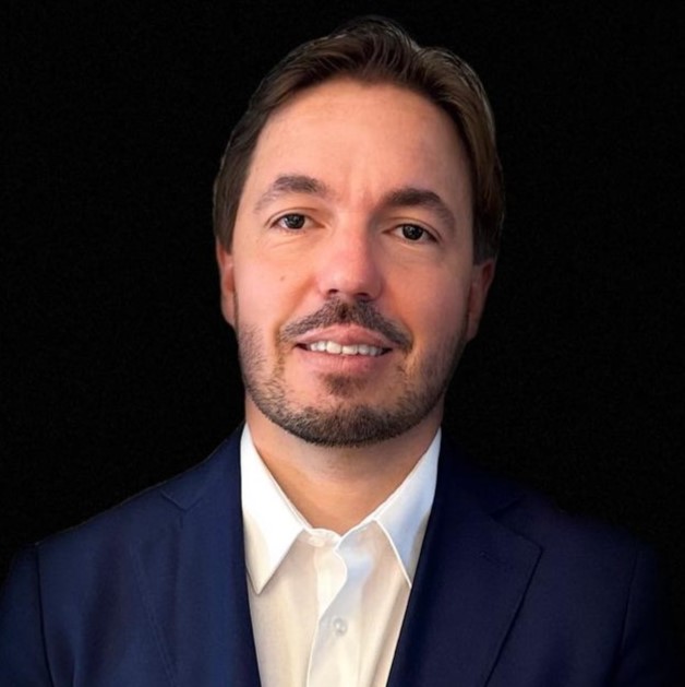 Dr. Eduardo Lessa - Centro Oftalmológico de Minas Gerais