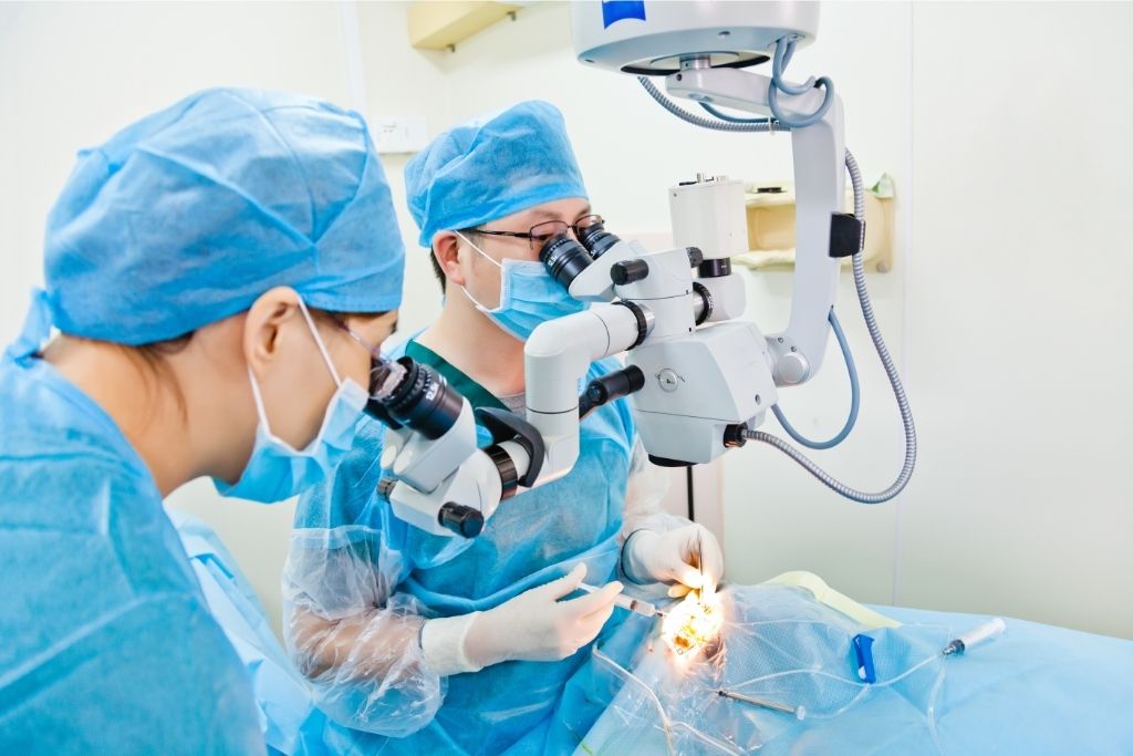 Cirurgia de Buraco Macular