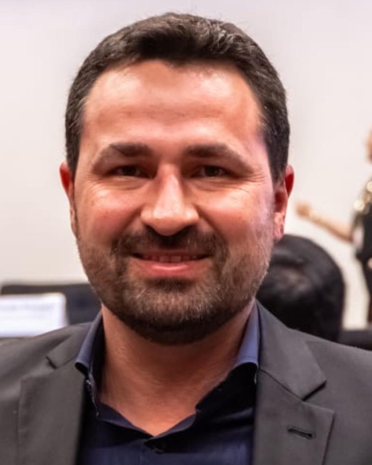 Dr. Adriano Cosmo de Sousa Rocha