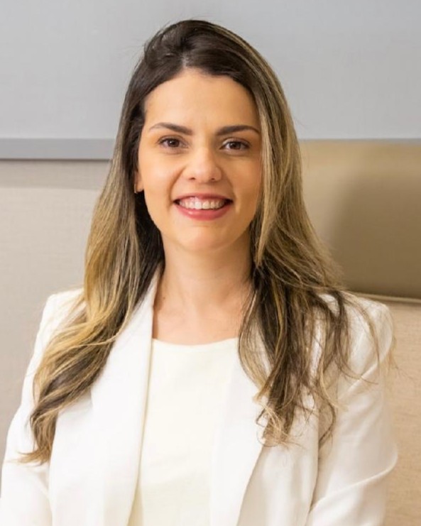 Dra. Camila Maria Alves Fernandes